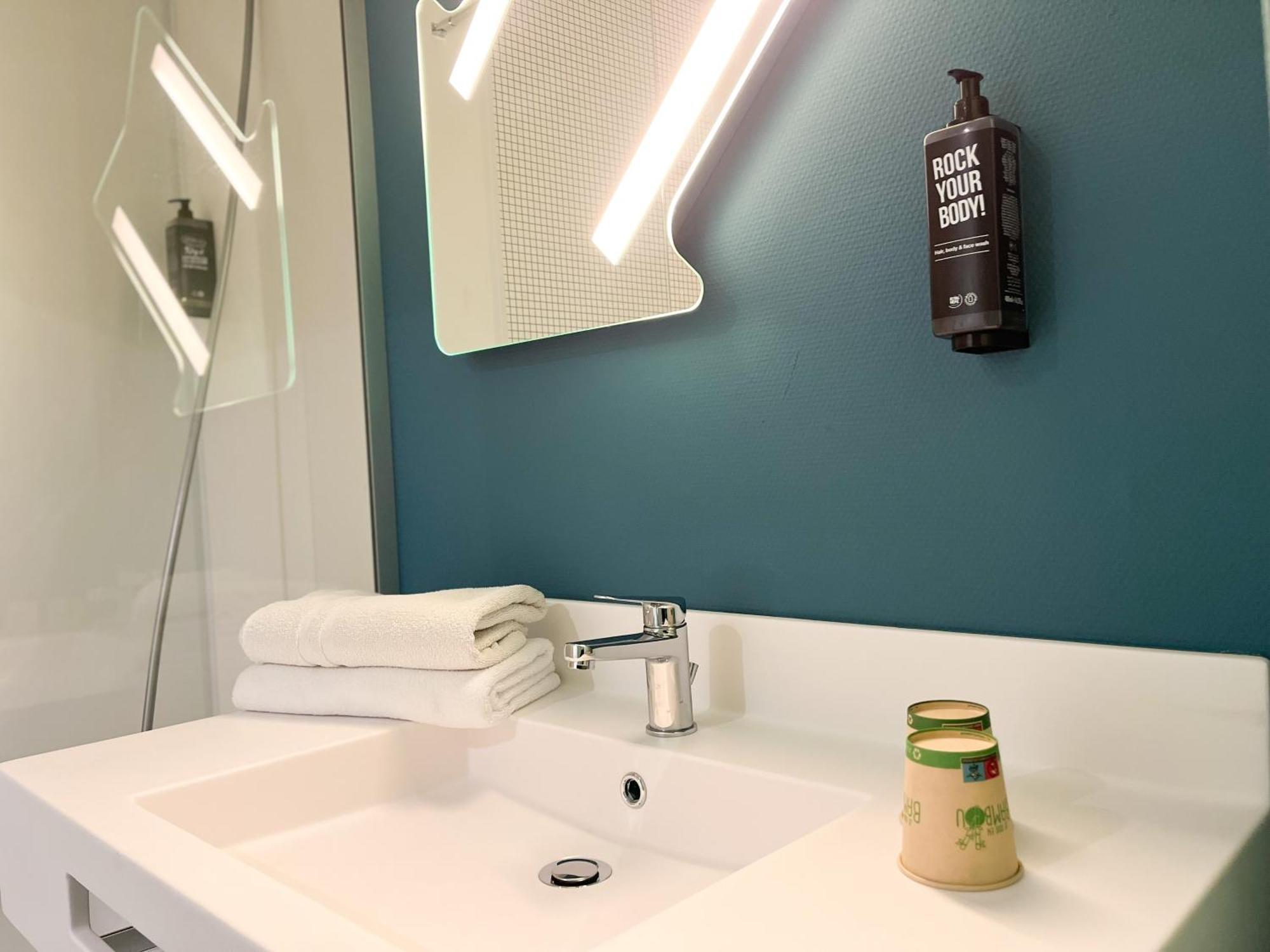 Ibis Budget Saint Christol Les Ales Eksteriør bilde