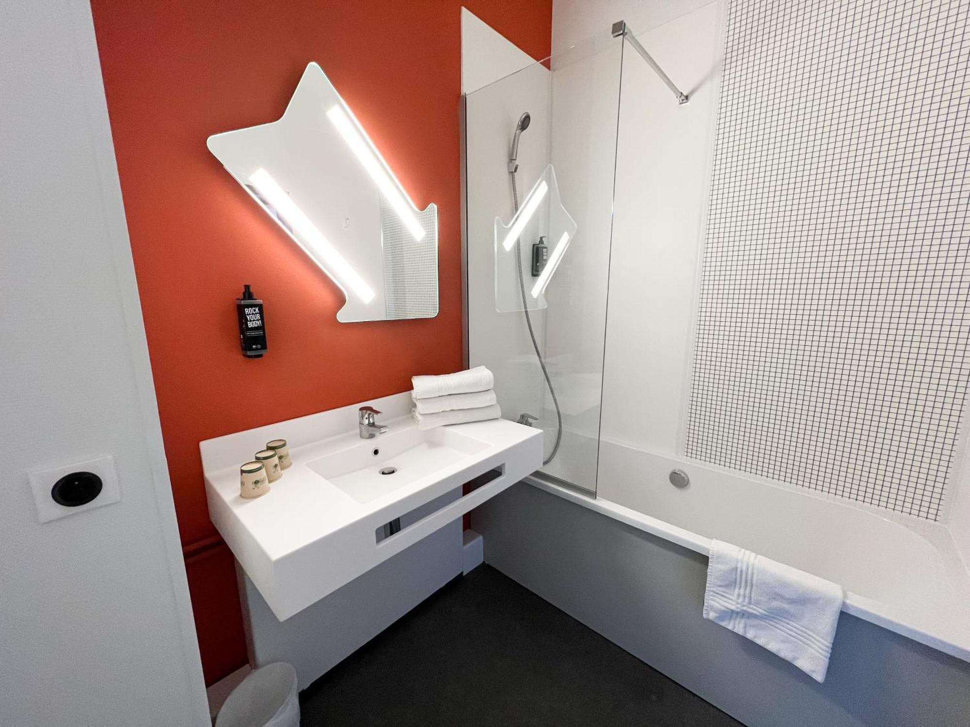 Ibis Budget Saint Christol Les Ales Eksteriør bilde