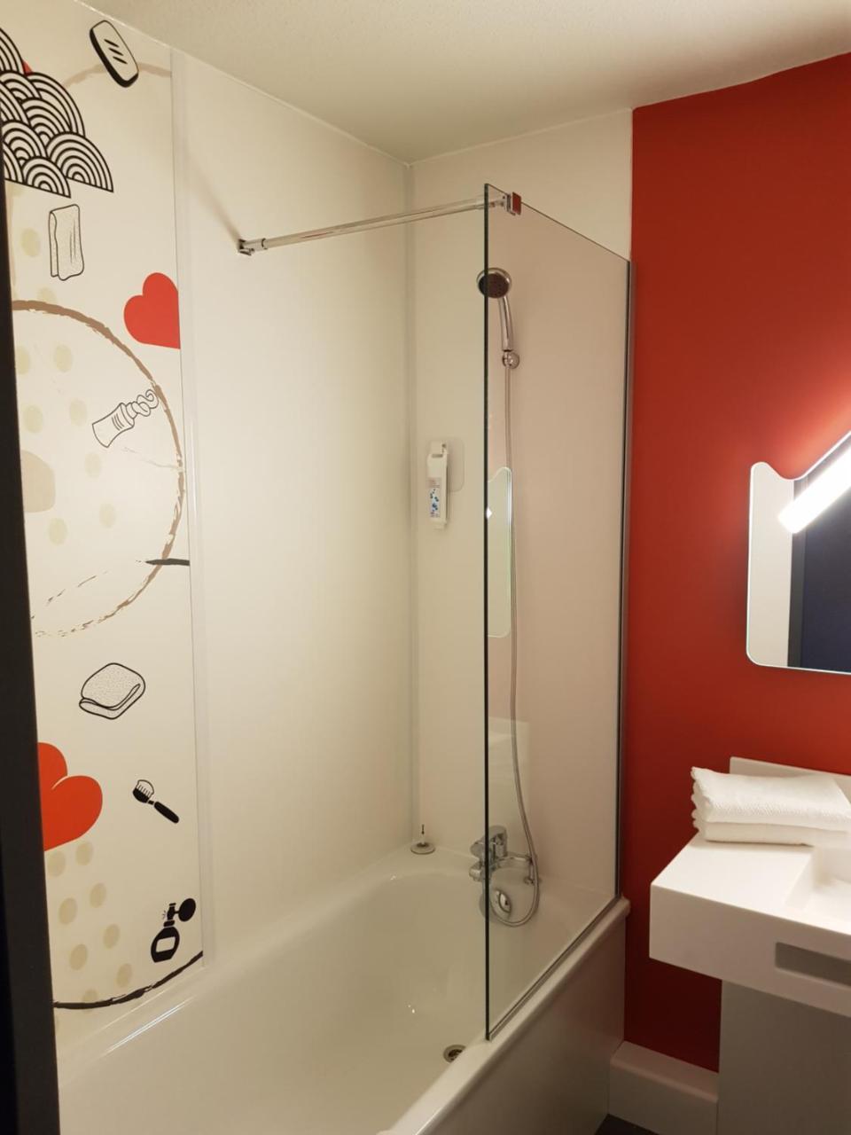 Ibis Budget Saint Christol Les Ales Eksteriør bilde